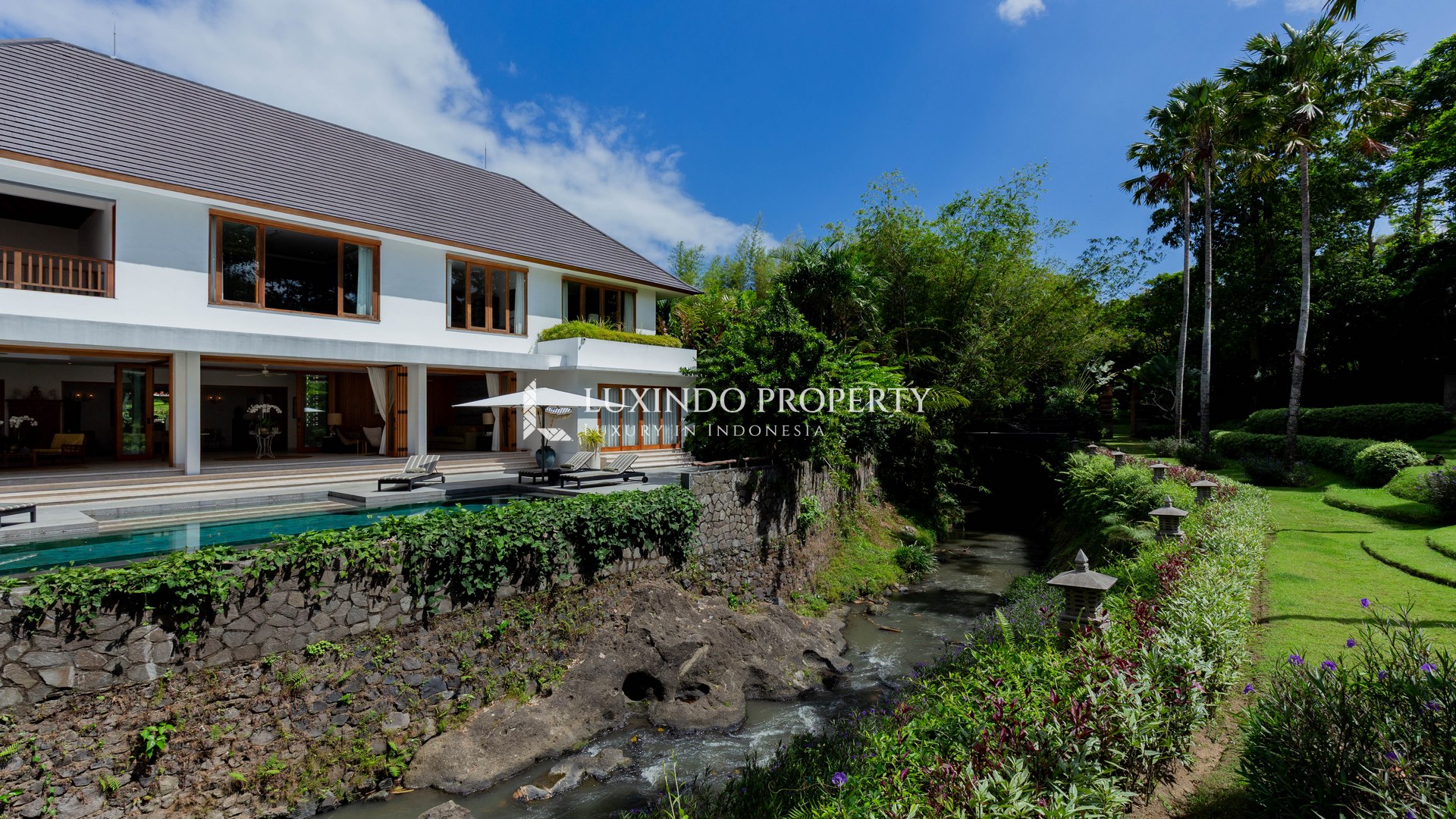 PERERENAN - LUXURY FREEHOLD RIVERFRONT ESTATE FOR SALE (FHV556X)